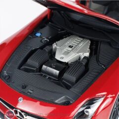 1:18 Minichamps 2013 Mercedes Benz SLS AMG