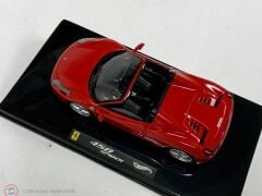 1:43 Hot Wheels 2012 Ferrari 458 Spider red