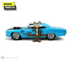 1:24 Jada 1979 Plymouth Looney Tunes Wile E. Coyote & Plymouth Road Runner
