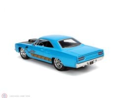 1:24 Jada 1979 Plymouth Looney Tunes Wile E. Coyote & Plymouth Road Runner