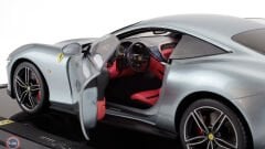1:18 Polistil 2019 Ferrari ROMA - GRIGIO TITANIO (grey met.) + SHOWCASE