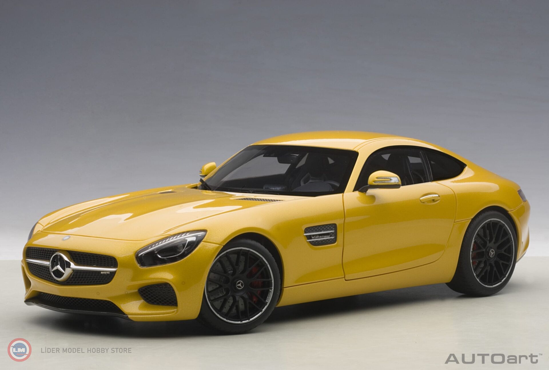 1:18 2016 Mercedes Benz AMG GT S (AMG Solarbeam)