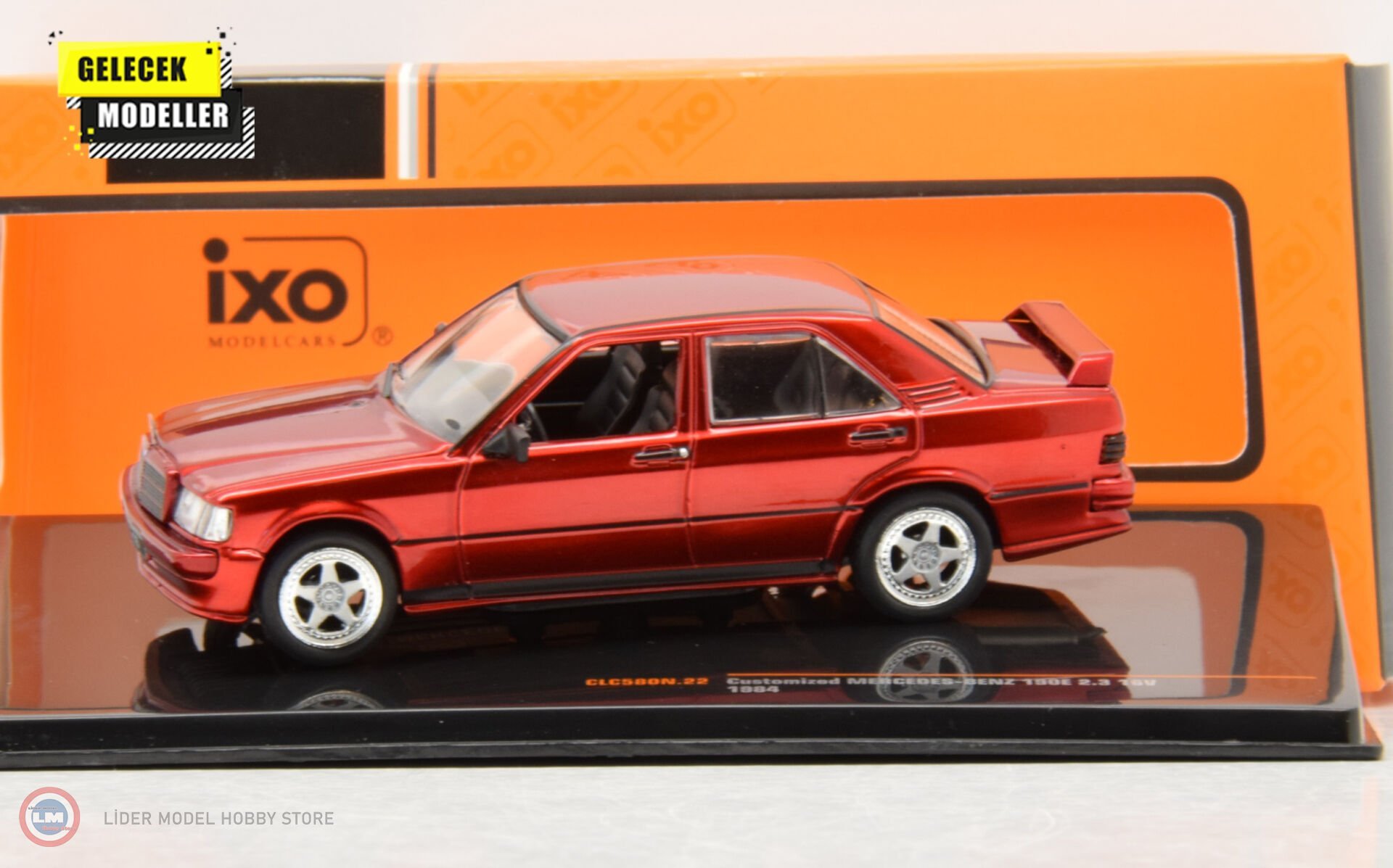 1:43 IXO 1984 Mercedes Benz 190 E 2.3 16V Custom