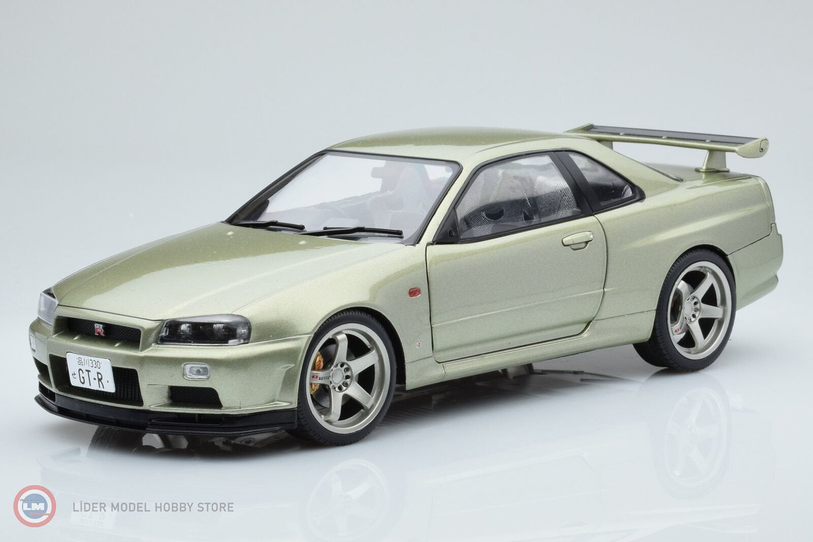 ま*昌様 Nissan Skyline GT-R 1/18 スケールモデル 日産スカイライン GT-R (BNR34) の 1/18 スケールミニカーが CAMSHOP