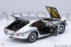 1:18 1967 Toyota 2000GT
