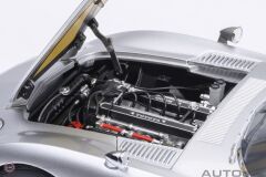1:18 1967 Toyota 2000GT
