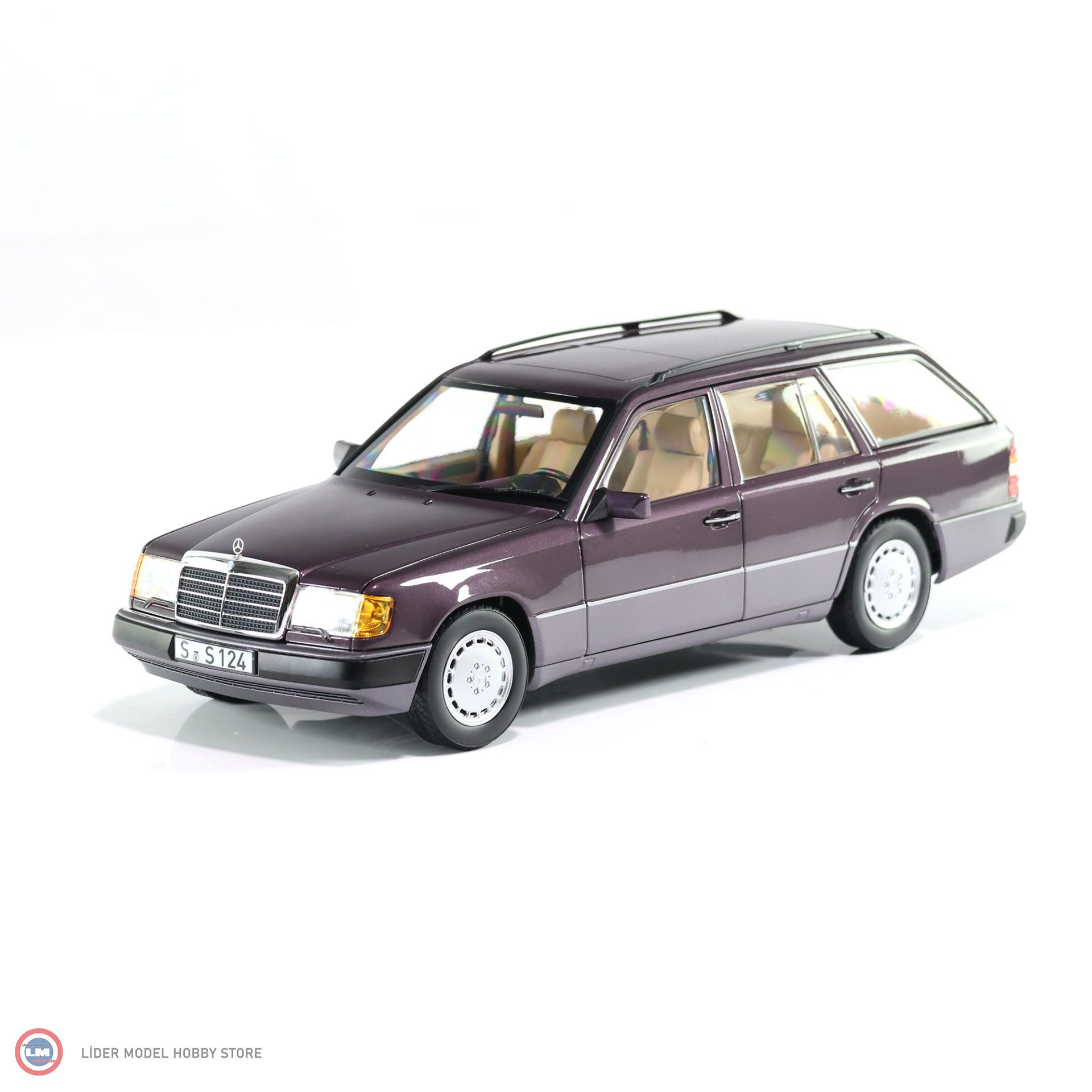 1:18 1989 Mercedes Benz 300D T-Modell (W124) Violett