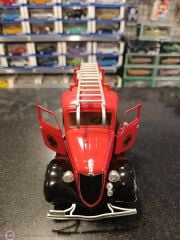 KUTUSUZ MODEL 1:18 Solido 1936 Ford V8 Pickup Beverly Hills İtfaiye