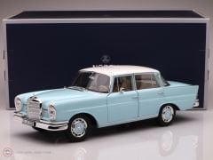 1:18 1965 Mercedes Benz 220 S Heckflosse W111