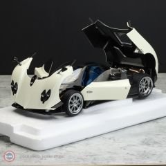 1:18 2005 Pagani Zonda F Bianco Fabriano