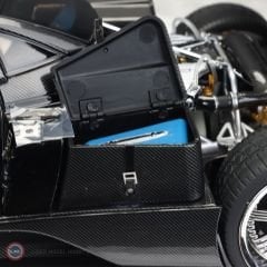1:18 2005 Pagani Zonda F Bianco Fabriano
