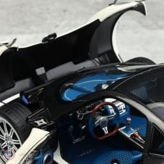 1:18 2005 Pagani Zonda F Bianco Fabriano