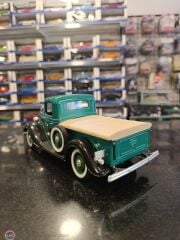 KUTUSUZ MODEL 1:18 Solido 1936 Ford V8 Pickup Aye and Thrifty Too