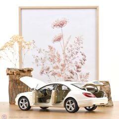 1:18 Norev 2011 Mercedes Benz CLS Coupe Brillant White
