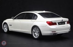 1:18 Kyosho 2008 BMW  7er 760li Limousine