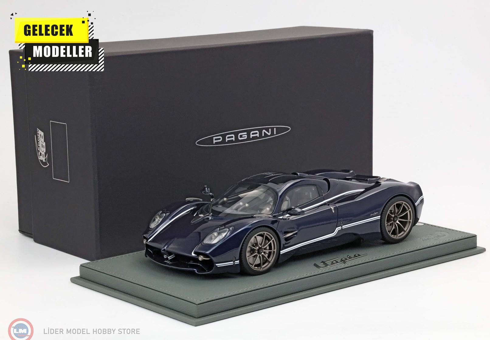 1:18 BBR Pagani Utopia Blu Midnight Glossy & showcase
