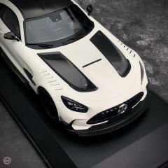 1:18 Minichamps 2020 Mercedes Benz  AMG GT BLACK SERIES