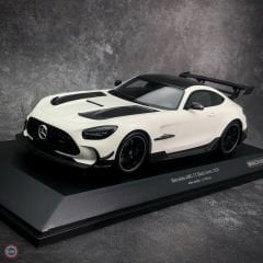1:18 Minichamps 2020 Mercedes Benz  AMG GT BLACK SERIES