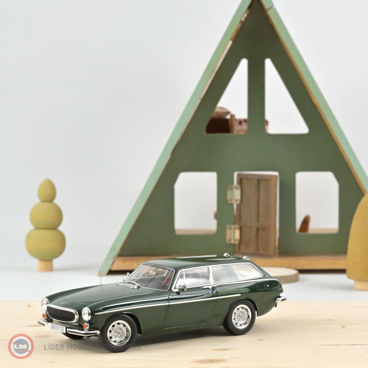 1:18 1973 Volvo 1800 ES