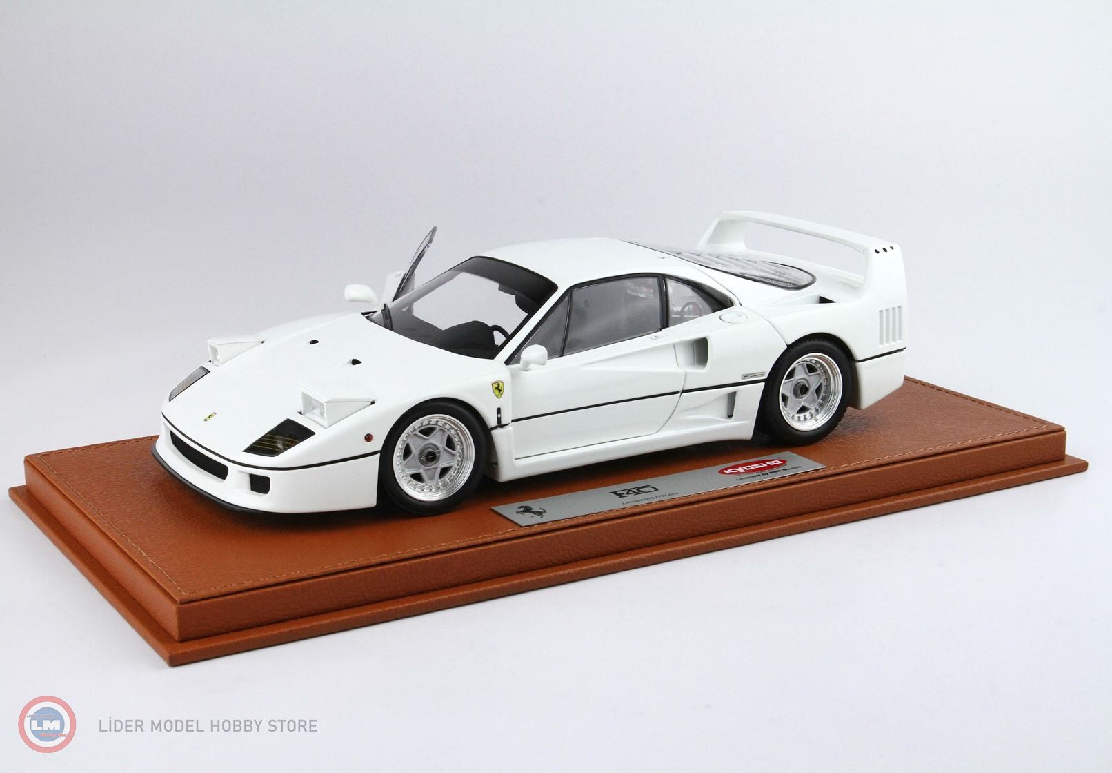 1:18 BBR 1987 Ferrari F40 White and silver rims