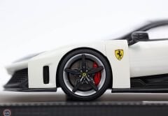 1:18 BBR Ferrari F80 carbon optional Bianco Italia - bicolor wheels silver