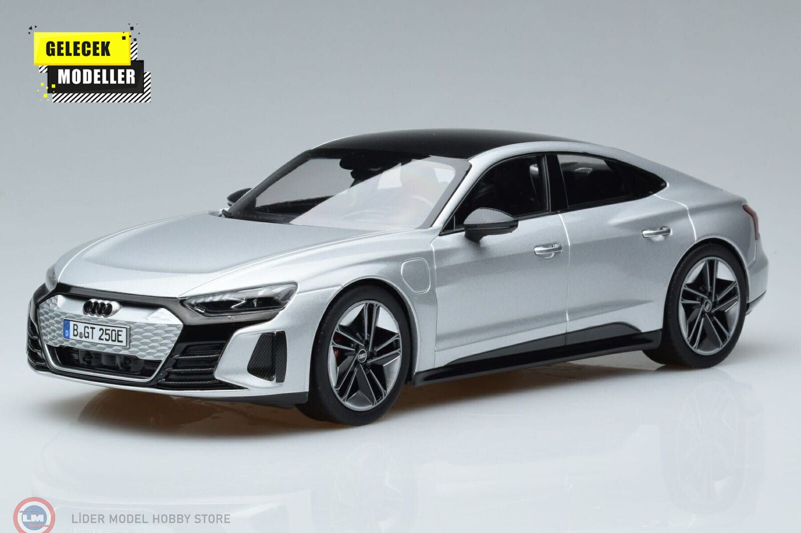 1:18 Norev 2021 Audi RS E-Tron GT