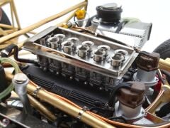 1:18 Ferrari 250 LM Rolling Chassis + Car Body in SHOWCASE