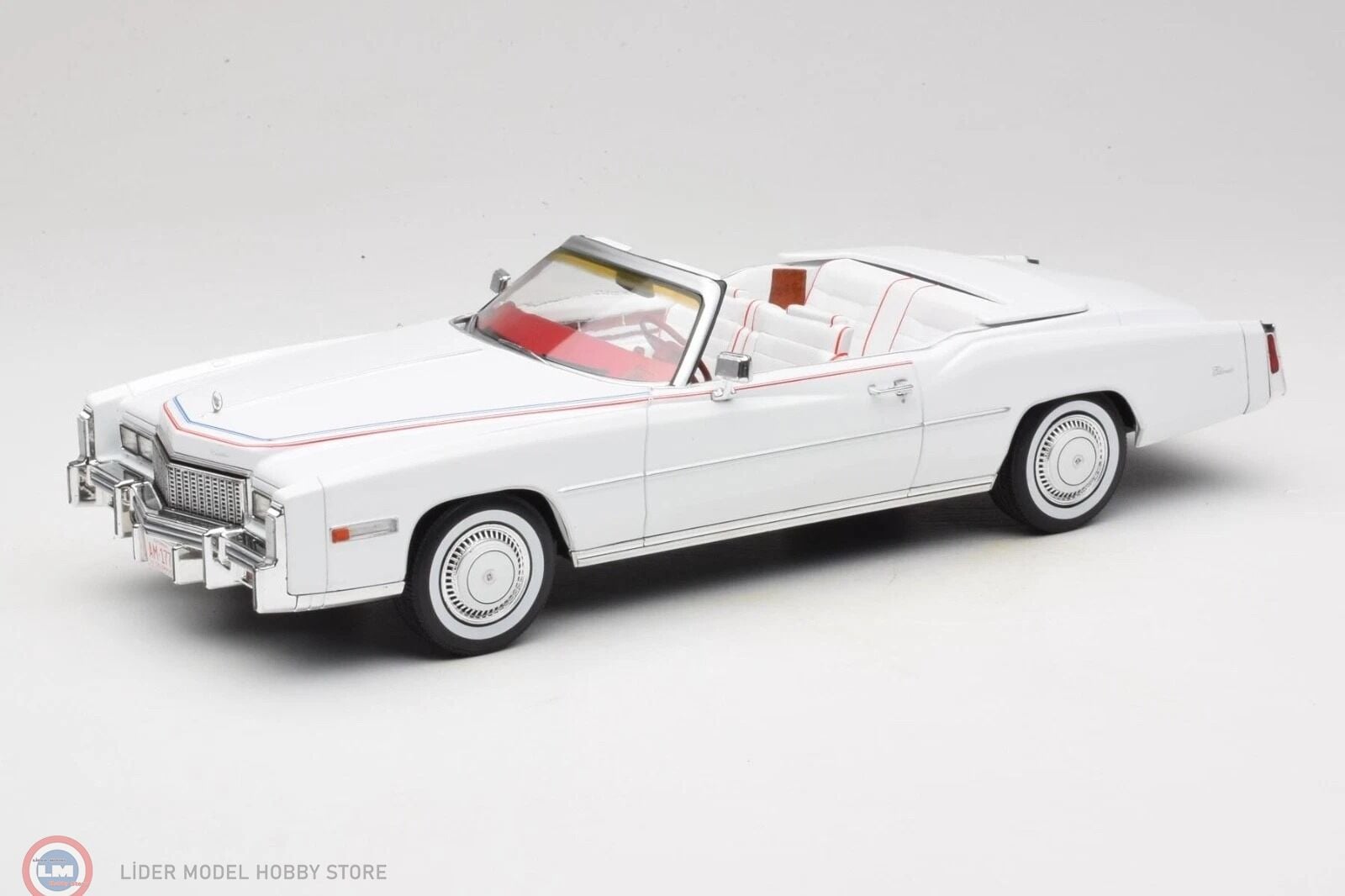 1:18 MCG 1976 Cadillac Eldorado Convertible