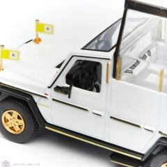 1:43 Burago Mercedes Benz 230 GE Vatican Papamobile