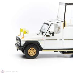 1:43 Burago Mercedes Benz 230 GE Vatican Papamobile