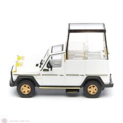 1:43 Burago Mercedes Benz 230 GE Vatican Papamobile
