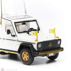 1:43 Burago Mercedes Benz 230 GE Vatican Papamobile