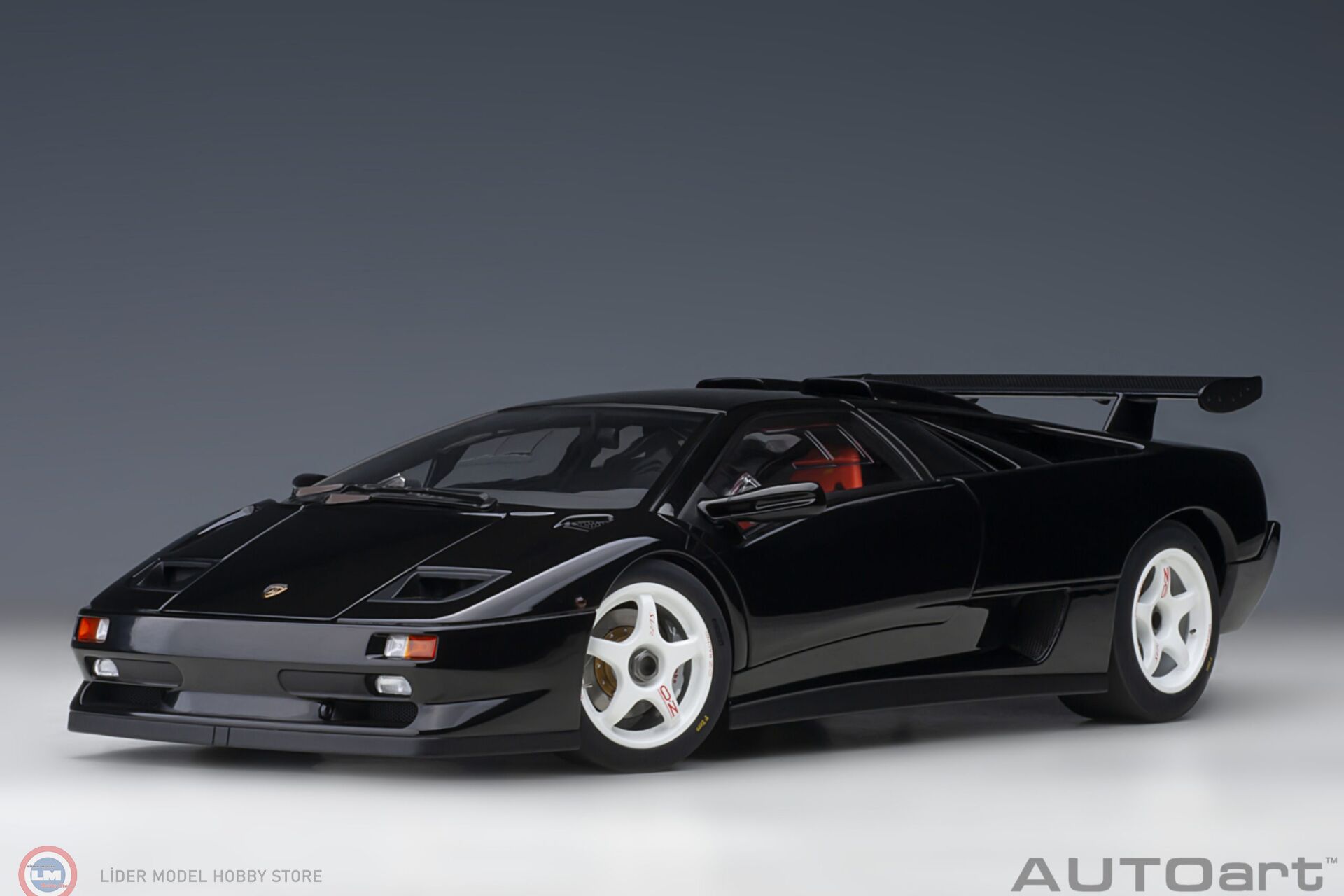 1:18 Autoart Lamborghini Diablo SV-R (Deep Black)