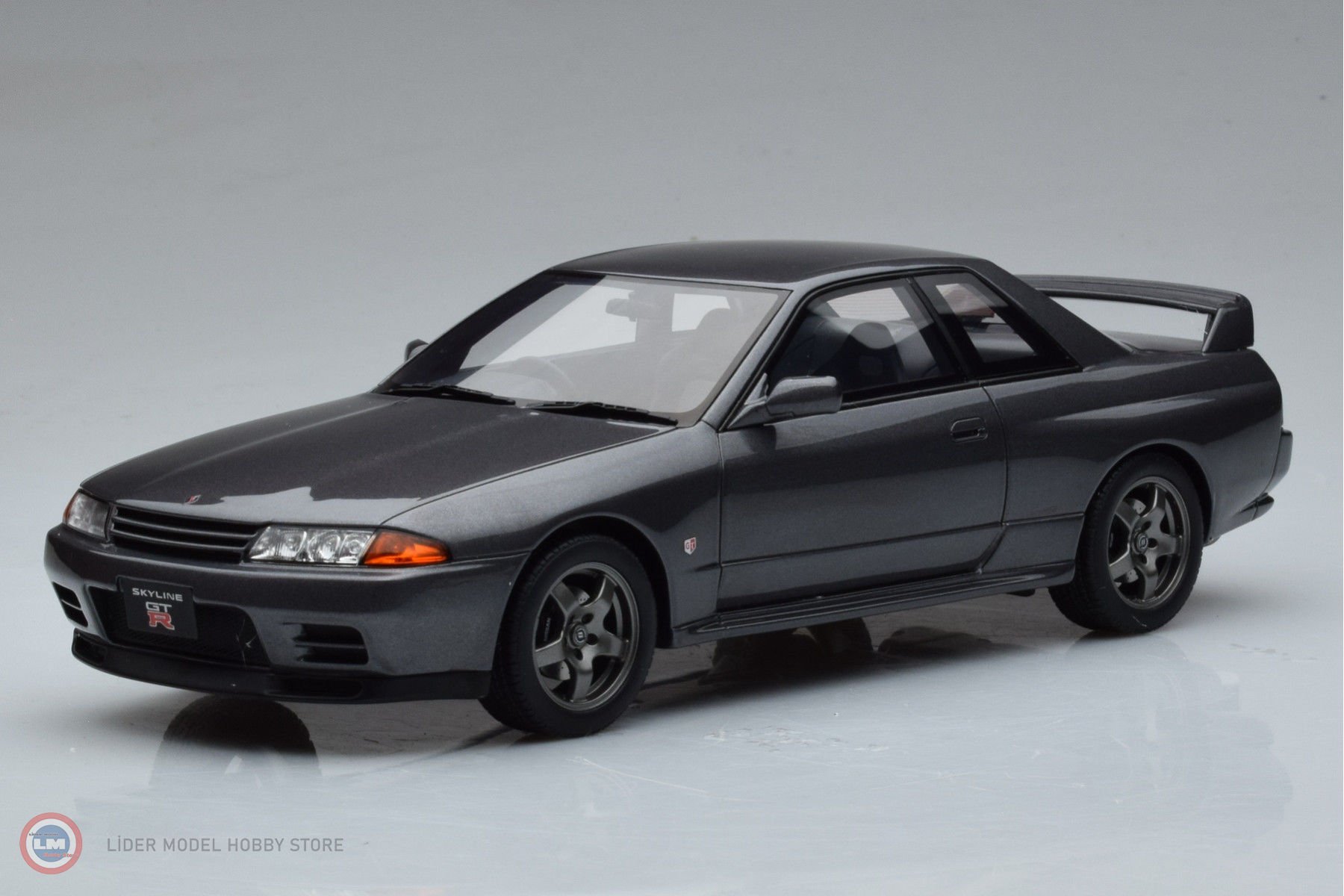 1:18 1993 Nissan Skyline GT-R R32