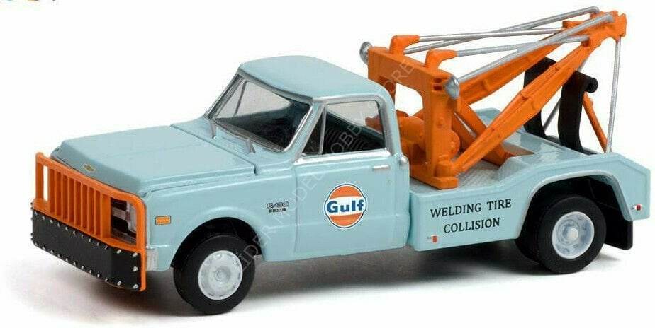 1:64 1969 Chevrolet C-30 Dually Wrecker  Gulf Oil