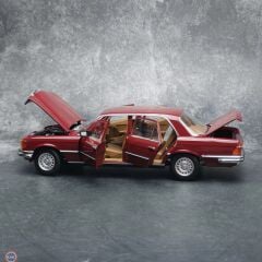 1:18 Norev 1979 Mercedes Benz 350 SEL Middle Red