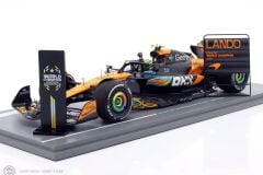 1:18 Spark Mclaren MCL39 #4 3rd Abu Dhabi GP 2025 - Lando Norris - F1 Drivers' World Champion 2025 - with pit board