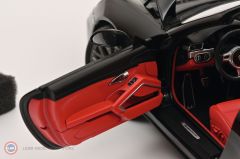 1:18 2014 Porsche 911 (991.1) Carrera 4 GTS Targa