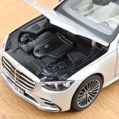 1:18 Norev 2021 Mercedes Benz S Class AMG line Brillant Silver