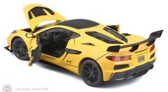 1:18 Maisto 2025 Chevrolet Corvette ZR1 in Metallic Yellow