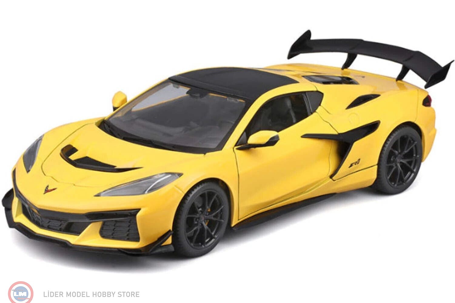 1:18 Maisto 2025 Chevrolet Corvette ZR1 in Metallic Yellow