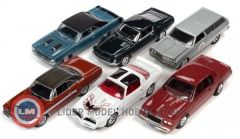 1:64 1965 Chevrolet Chevelle Wagon -  turtle Wax