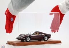 1:18 BBR 1972 Ferrari Dino 246 GTS Vinaccia + Showcase