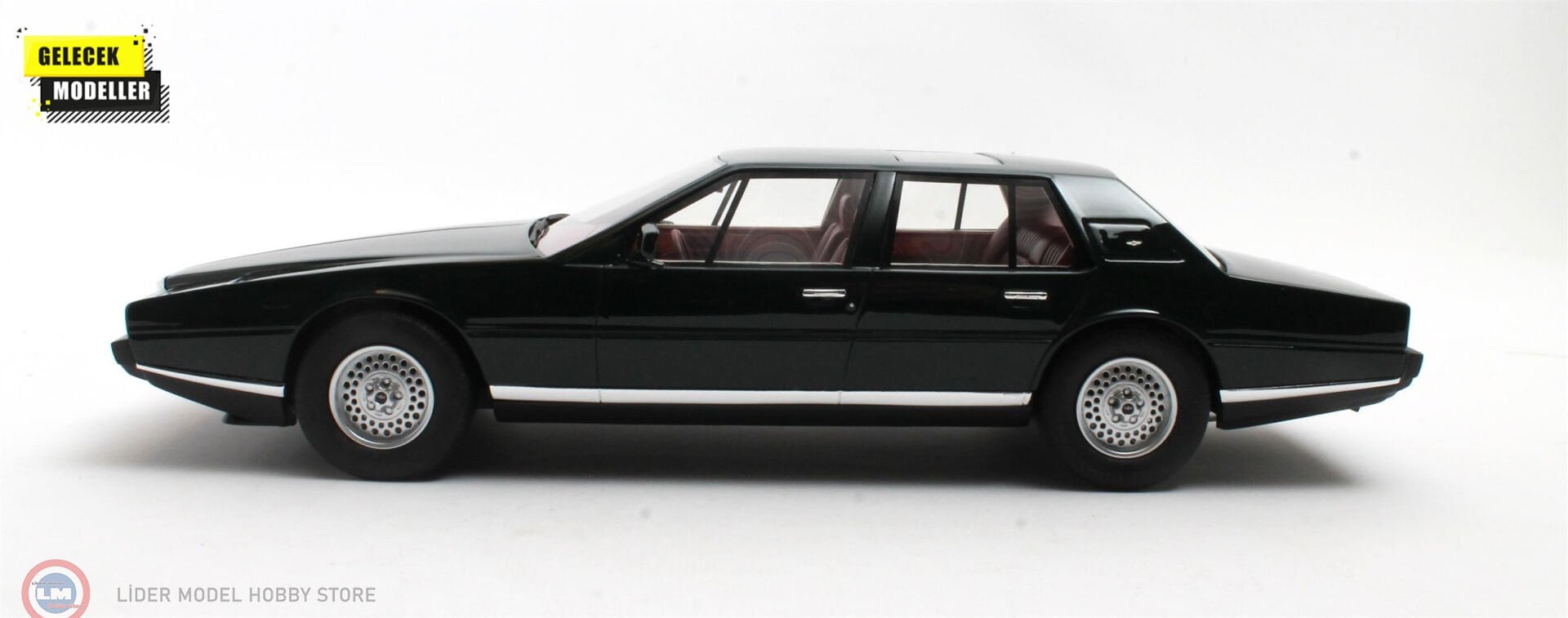 1:18 Cult Scale 1985 Aston Martin Lagonda - Green