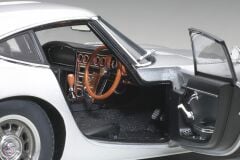 1:18 1967 Toyota 2000GT