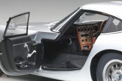 1:18 1967 Toyota 2000GT