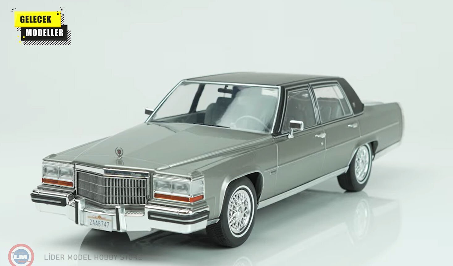 1:18 MCG 1982 Cadillac Fleetwood Brougham - Grey