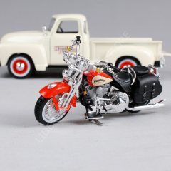 1:24 Maisto 1950 Chevrolet 3100 Pickup  With  Harley-Davidson