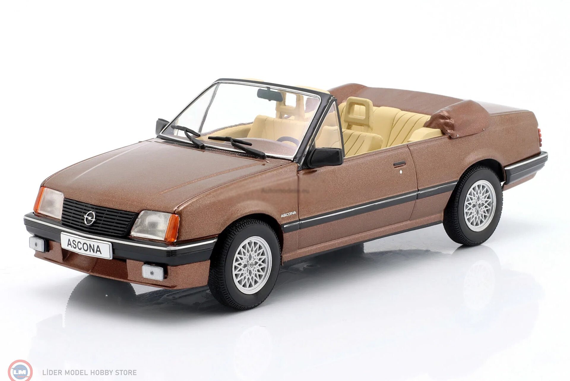1:24 WhiteBox 1985 Opel Ascona C Cabriolet