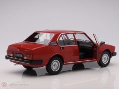 1:18 1978 Alfa Romeo Alfetta Berlina 2000L
